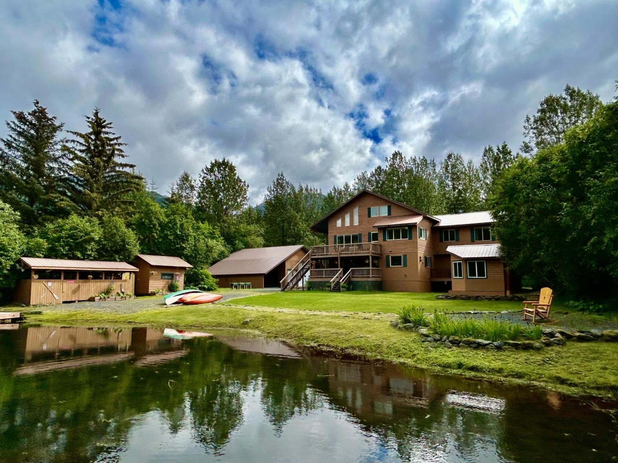 Bear Lake Lodgings B&B, Inc Seward Exterior photo