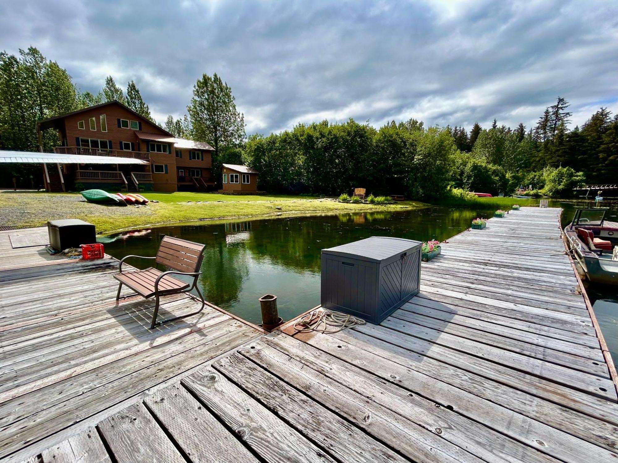 Bear Lake Lodgings B&B, Inc Seward Exterior photo