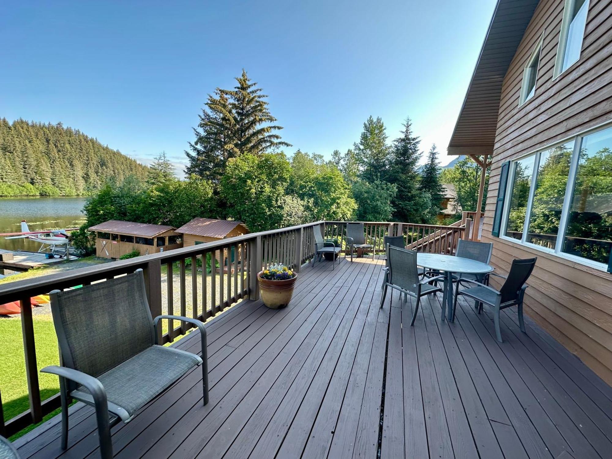 Bear Lake Lodgings B&B, Inc Seward Exterior photo