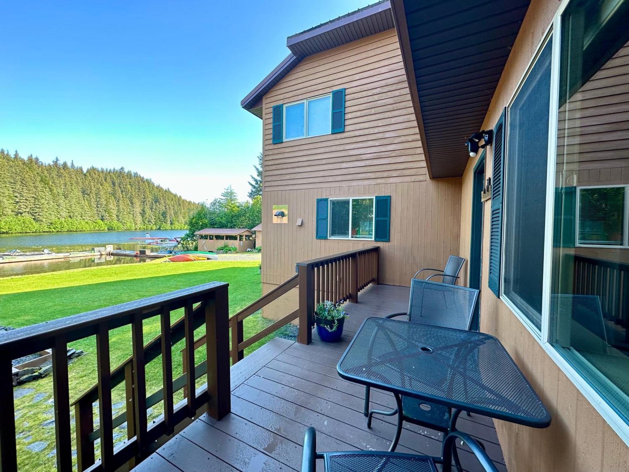 Bear Lake Lodgings B&B, Inc Seward Exterior photo