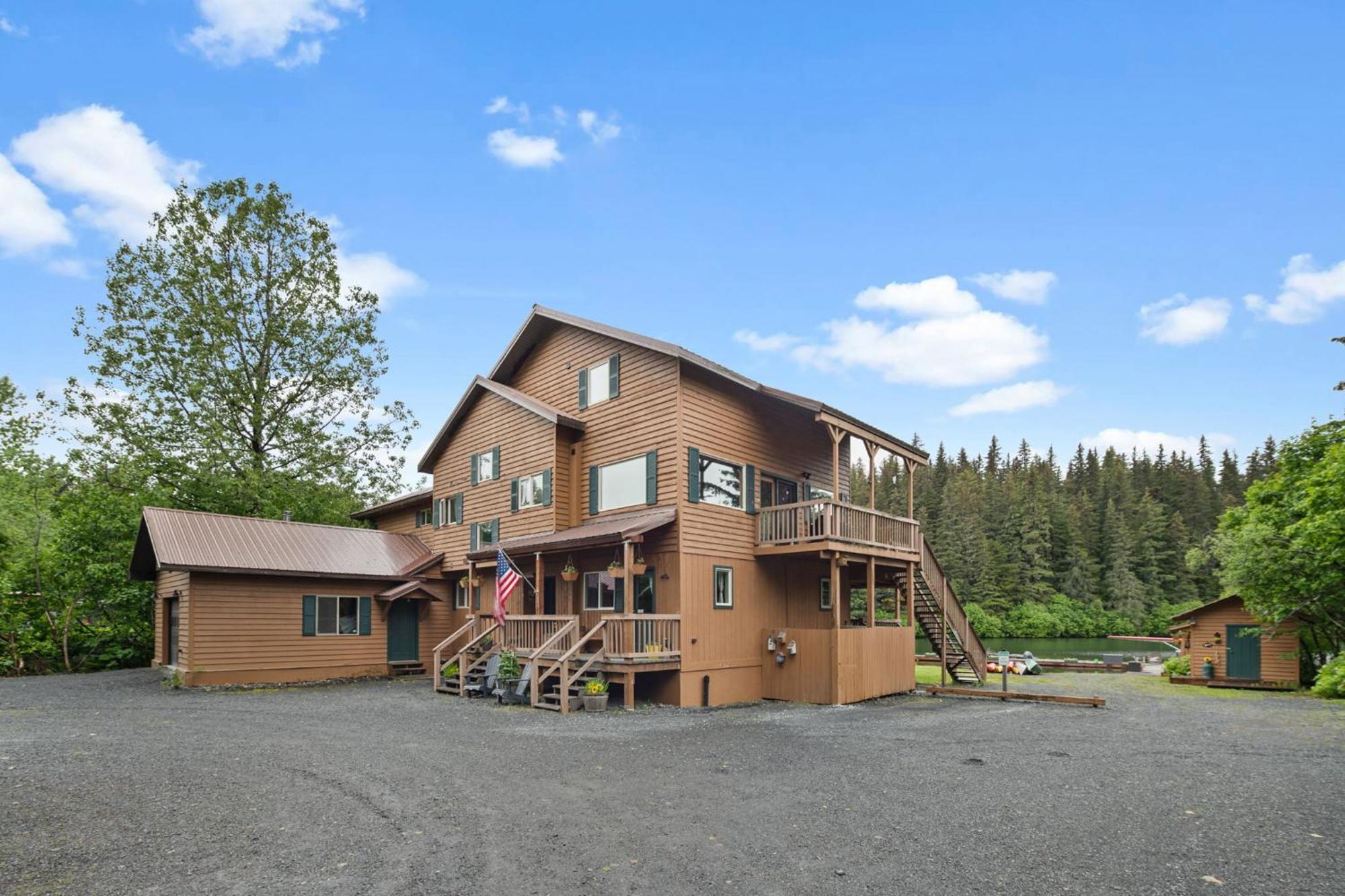 Bear Lake Lodgings B&B, Inc Seward Exterior photo