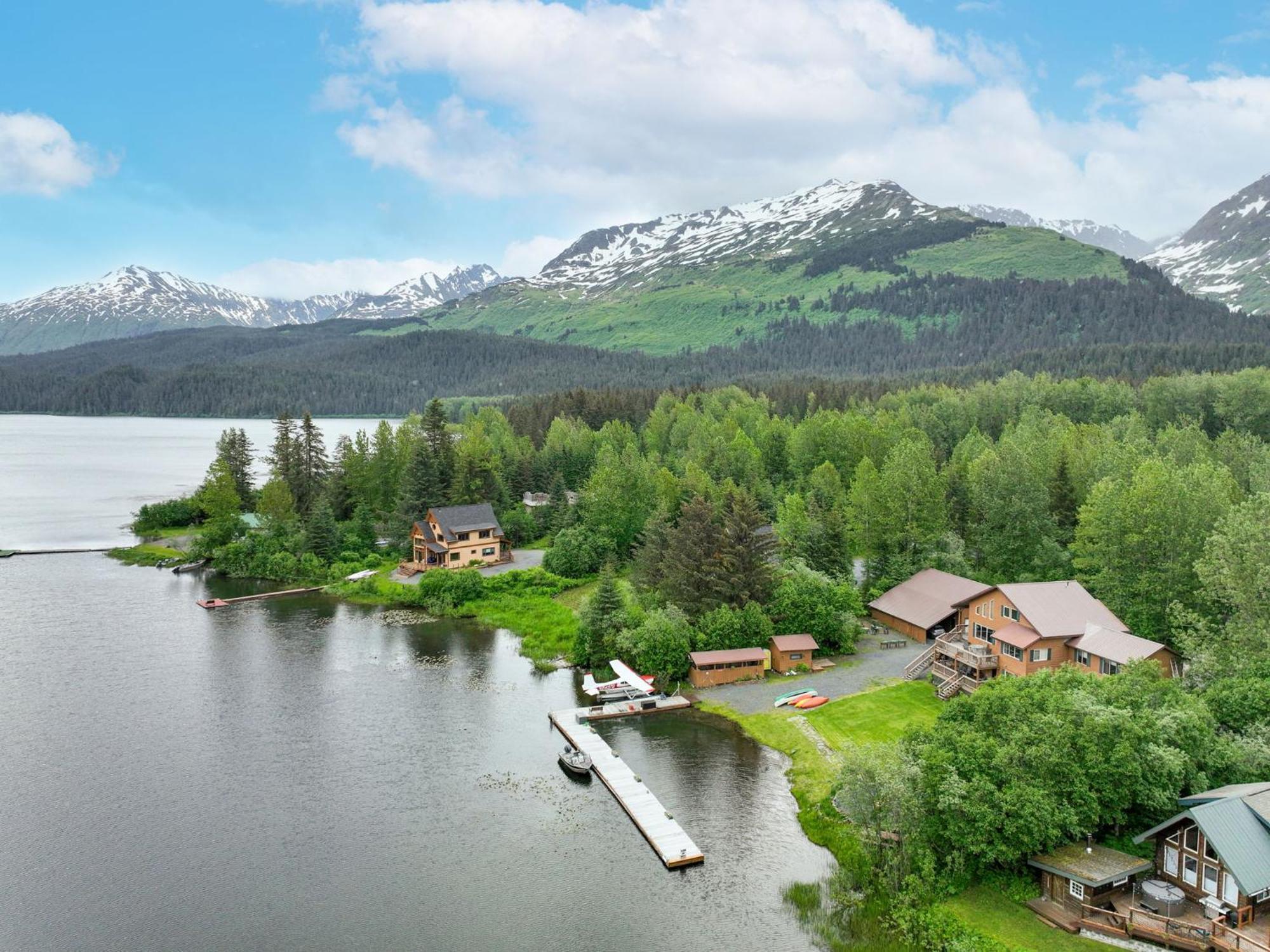 Bear Lake Lodgings B&B, Inc Seward Exterior photo