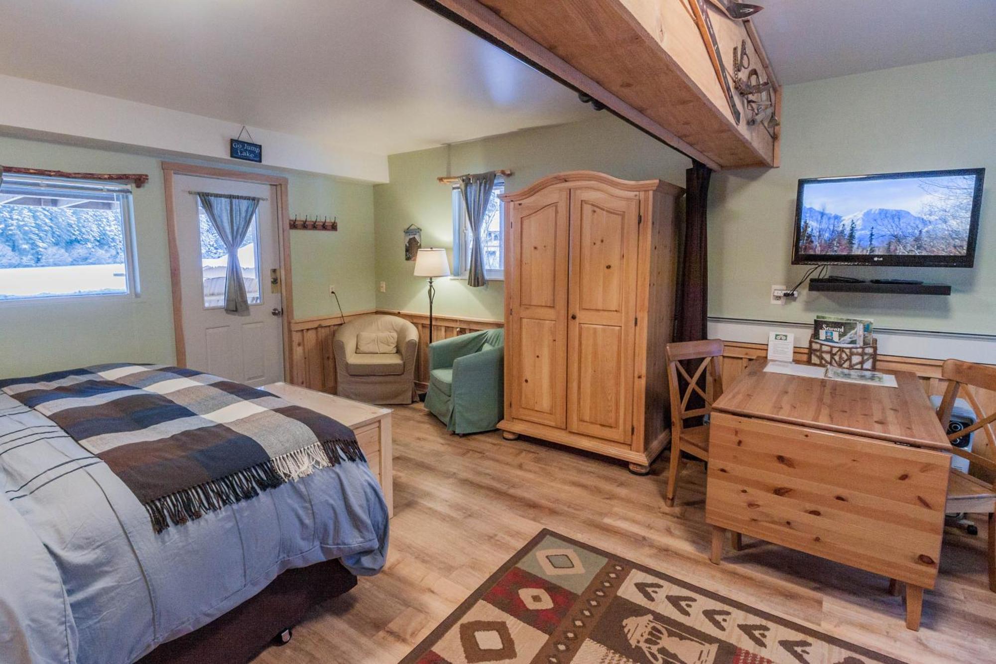 Bear Lake Lodgings B&B, Inc Seward Exterior photo