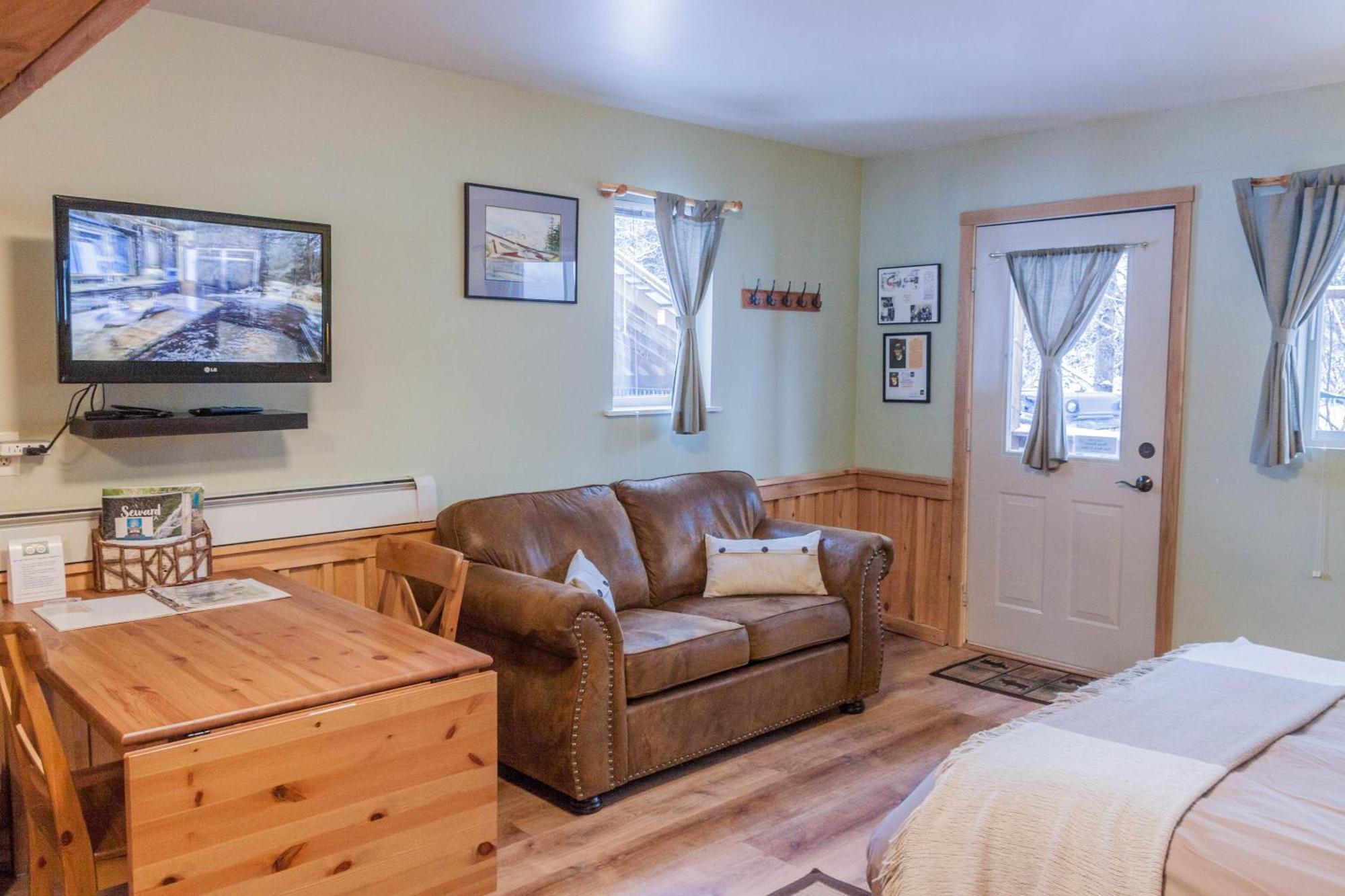 Bear Lake Lodgings B&B, Inc Seward Exterior photo