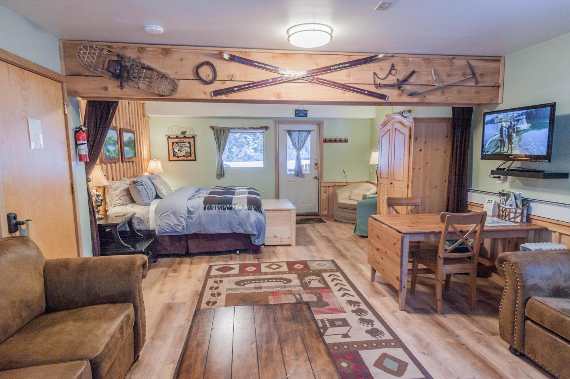 Bear Lake Lodgings B&B, Inc Seward Exterior photo