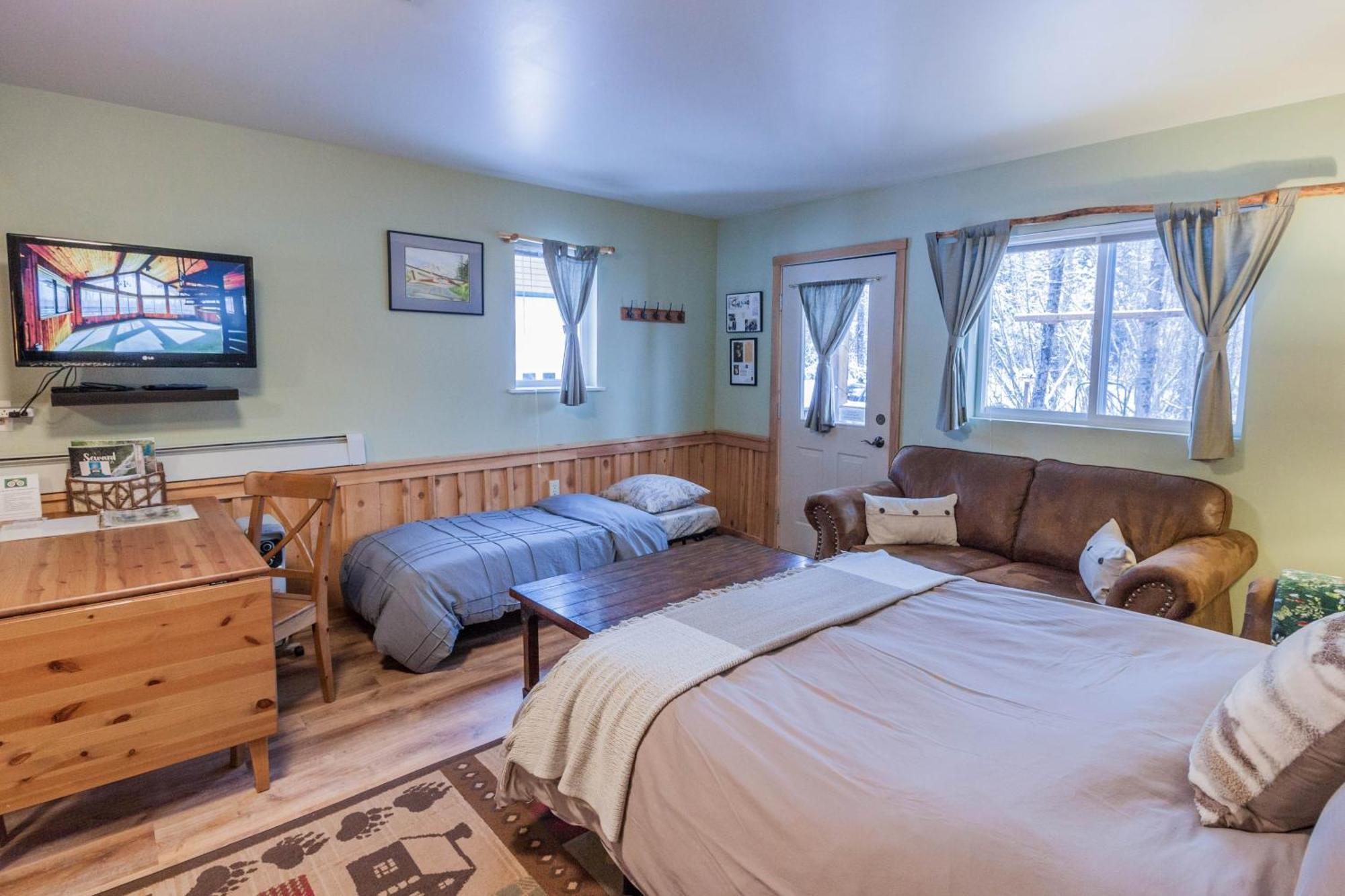 Bear Lake Lodgings B&B, Inc Seward Exterior photo